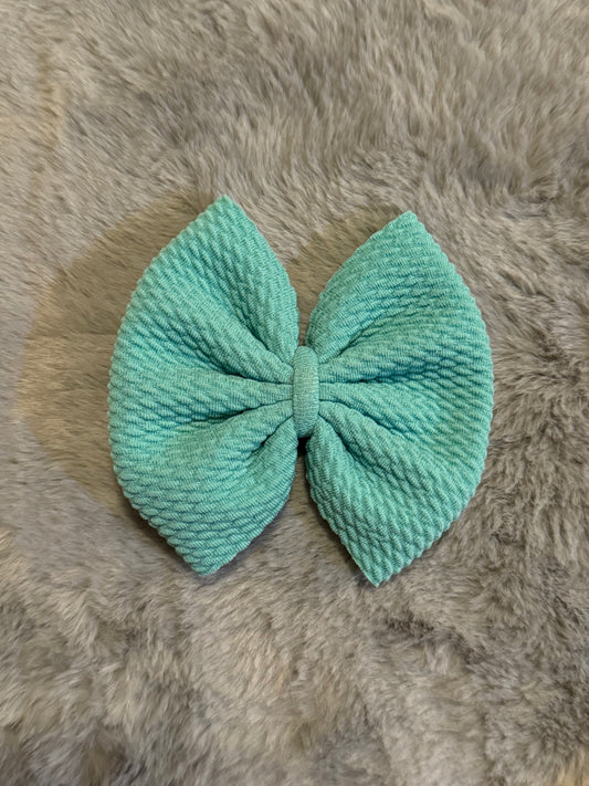 Tiffany Hue Bow 4in