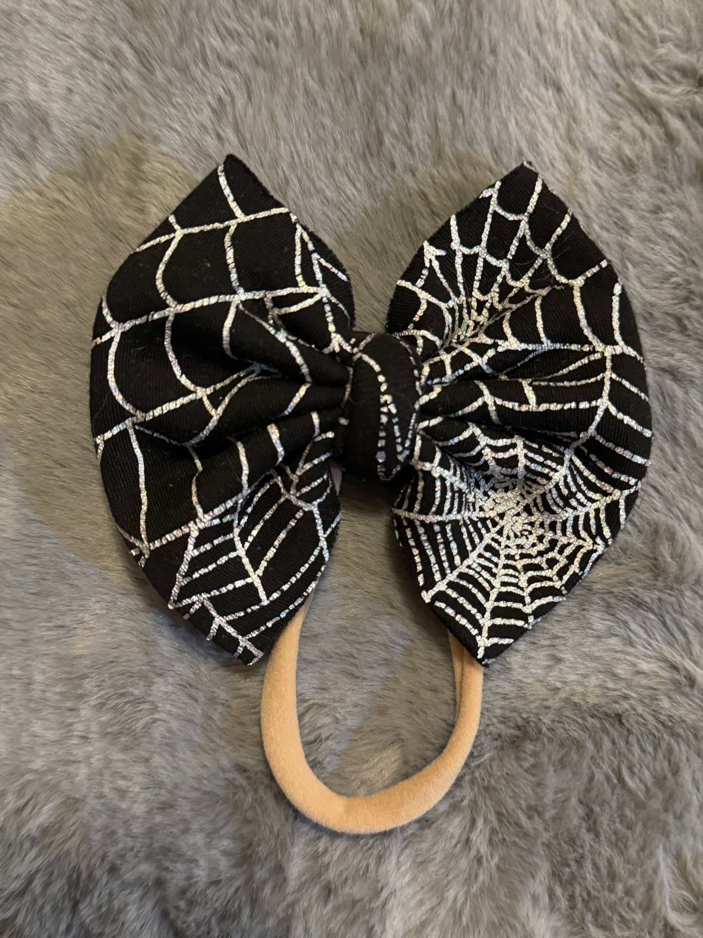 Spooky Web Bow 4in