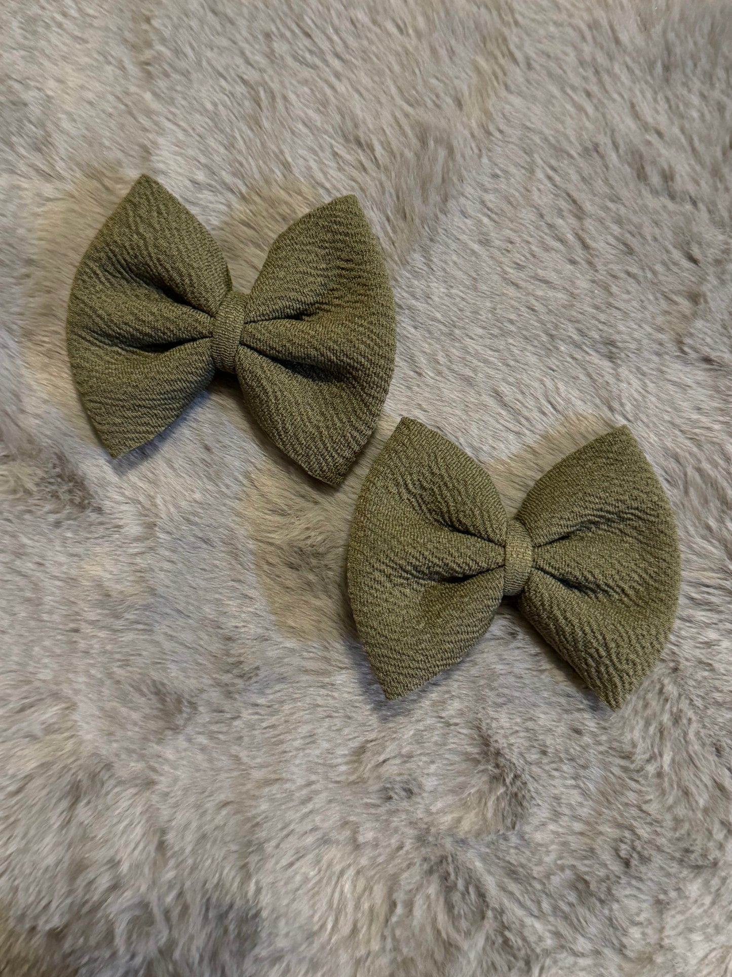 Olive Grove Piggie Bows