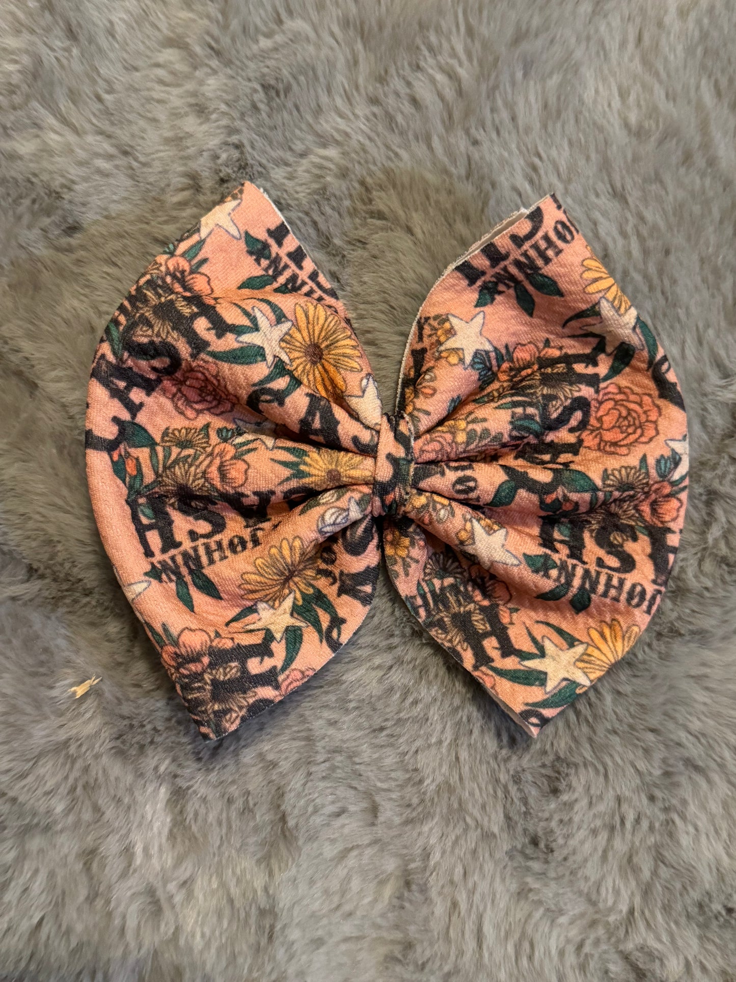 Cash & Daisy Bow 5in